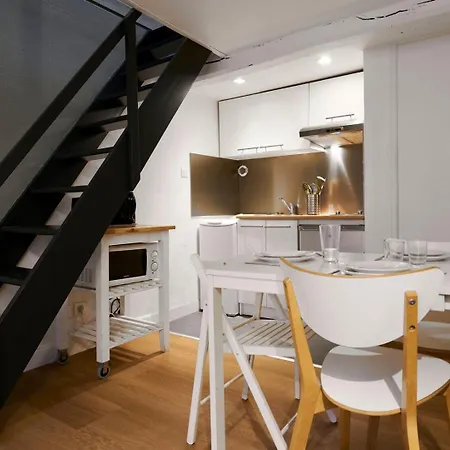 شقة Triplex In The Heart Of Old *