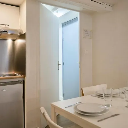 Triplex In The Heart Of Old