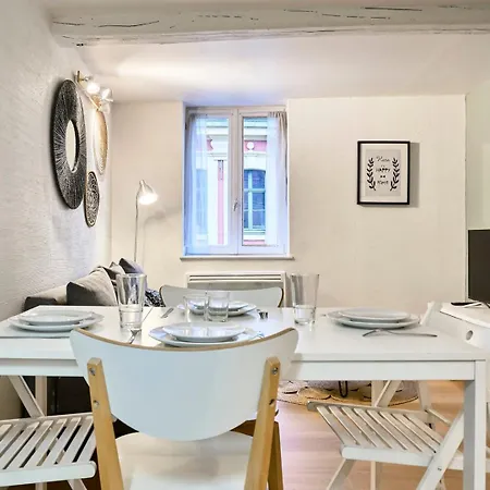 Triplex In The Heart Of Old