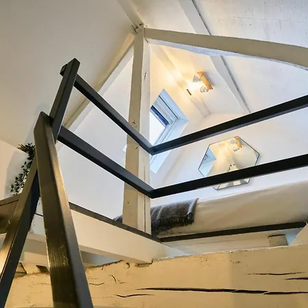 Triplex In The Heart Of Old